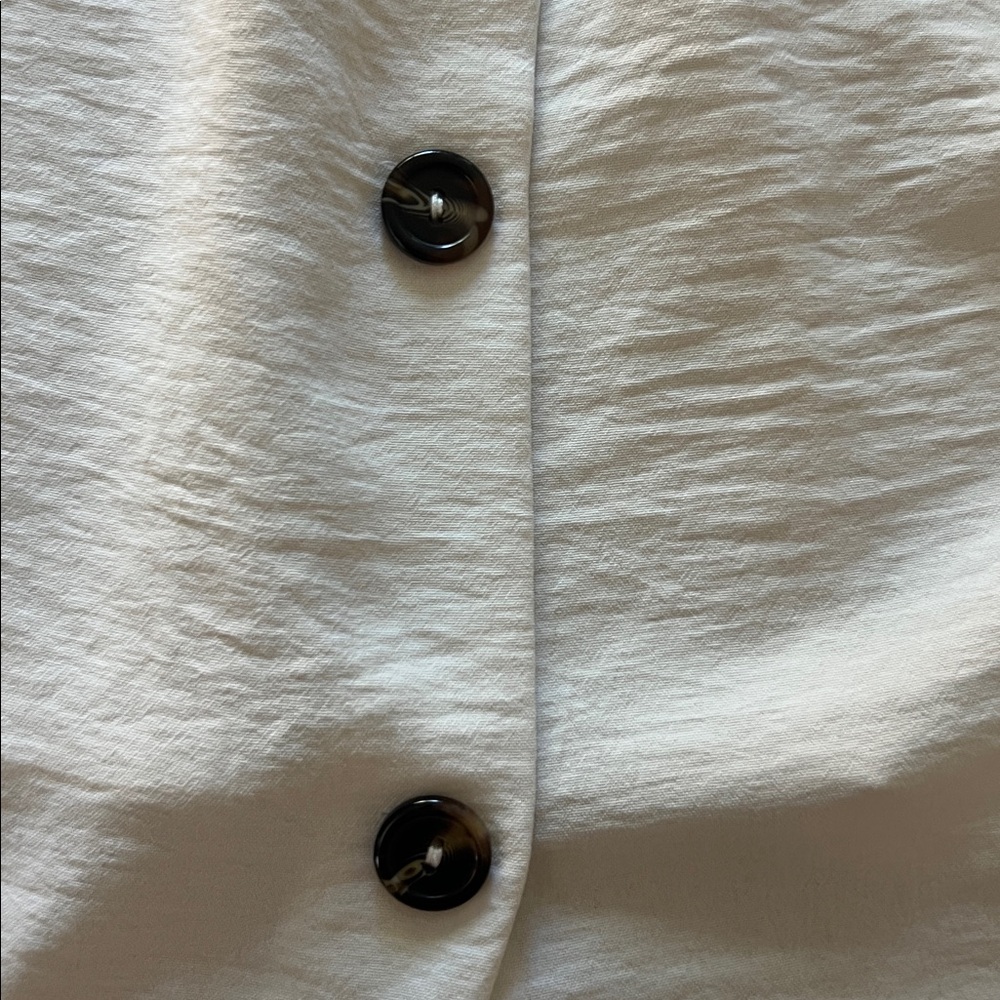 Carly Jean Los Angeles - Women's Creamy White Button-Down Tank Top - Size Small - Picture 3 of 13